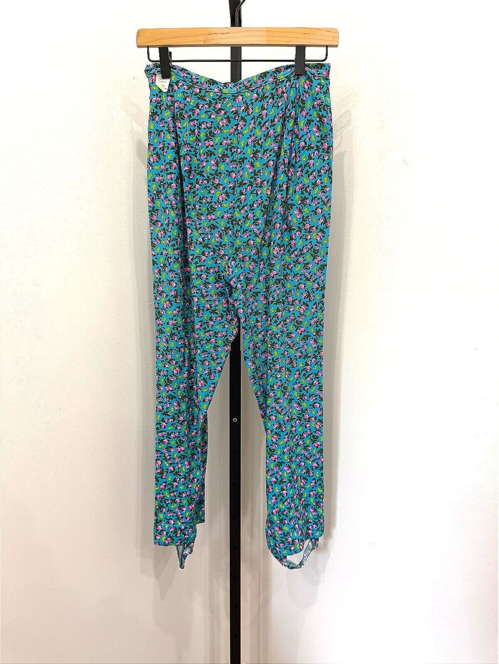1960s Deadstock New Vintage Floral Print Stirrup Pants Size 14 Made in USA